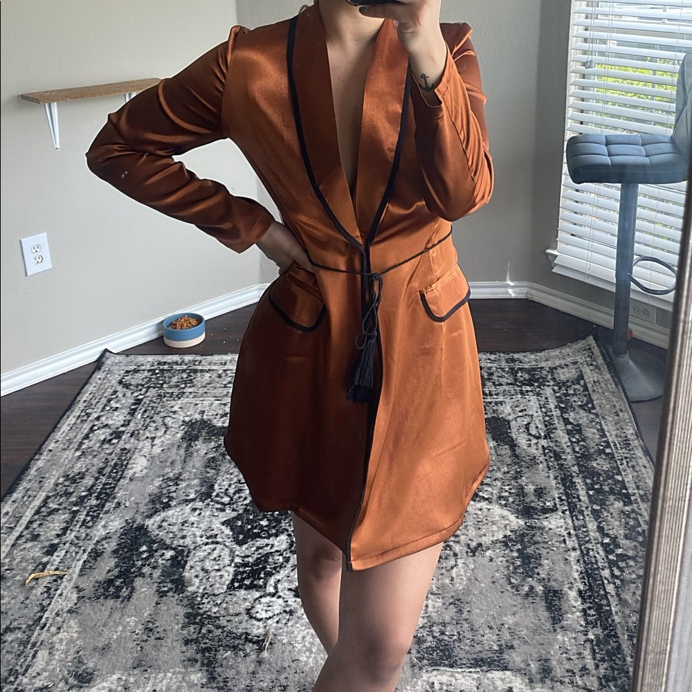 PrettyLittleThing robe detail blazer dress - Picture 7 of 10